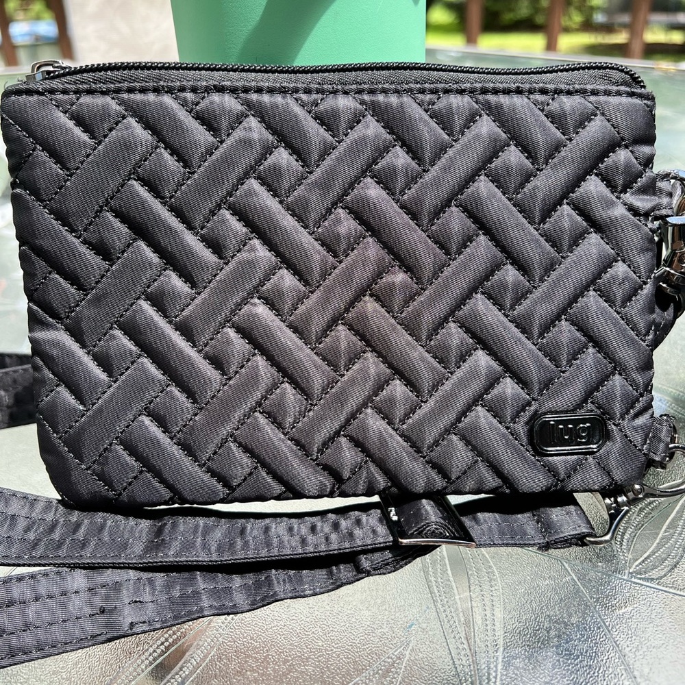 Lug Black peek a boo